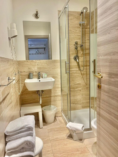 Bathroom 5, Relais La Corte Dei Cavalieri, Siena