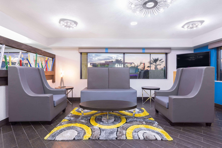 Public Area 2, Super 8 by Wyndham Prattville Montgomery, Autauga