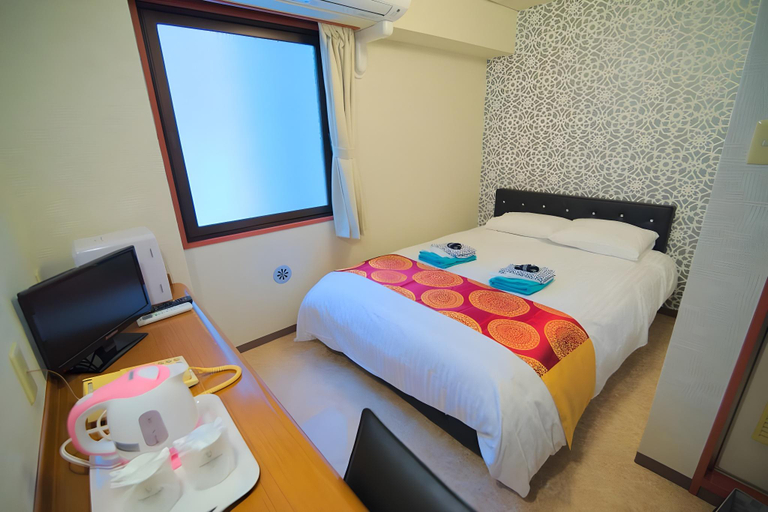Bedroom 4, Kawasaki Station Inn, Kawasaki