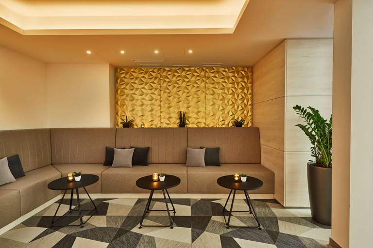 Public Area 2, H+ Hotel Wien, Wien