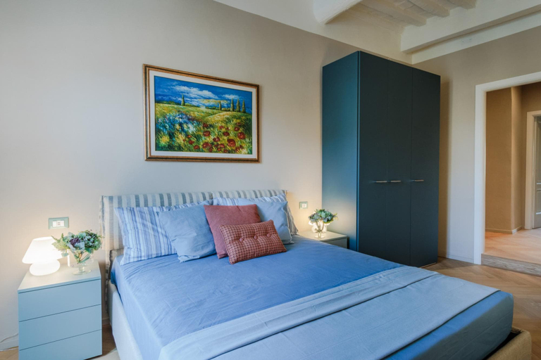 Room 5, Casa Pino in Lucca With 2 Bedrooms and 2 Bathrooms, Lucca