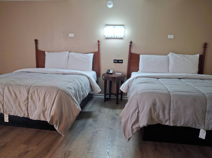 Bedroom 3, Hotel Weston RFD, Winnebago
