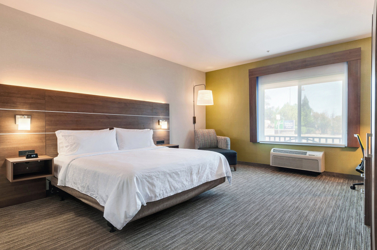 Bedroom 3, Holiday Inn Express & Suites BANNING by IHG, Riverside