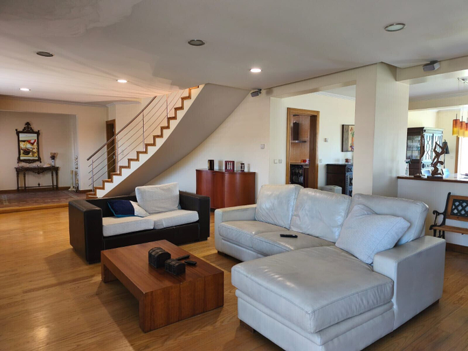 Room 2, 2 Floors Villa Close Ap lia Beach, Esposende