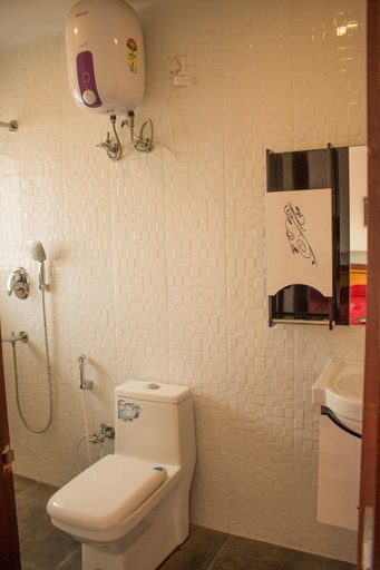 Bathroom, Luxury Apartment, Kolkata