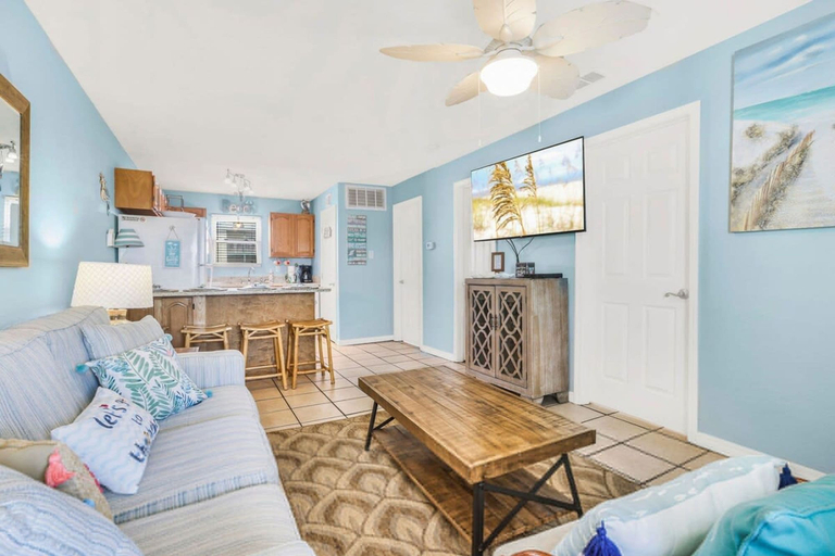 Room 3, Sunrise Village 215- 2BR 1BA Gulf Front Sleep 6, Baldwin