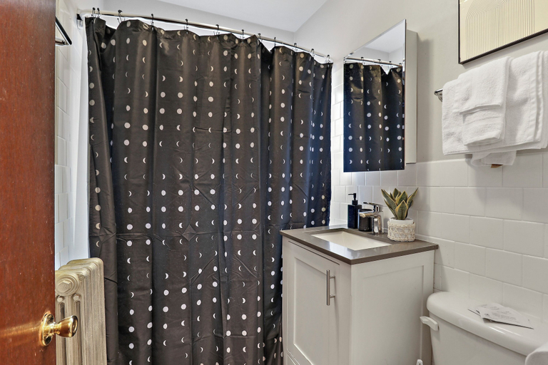 Bathroom, Well-equipped Studio - Dorchester 511, Cook