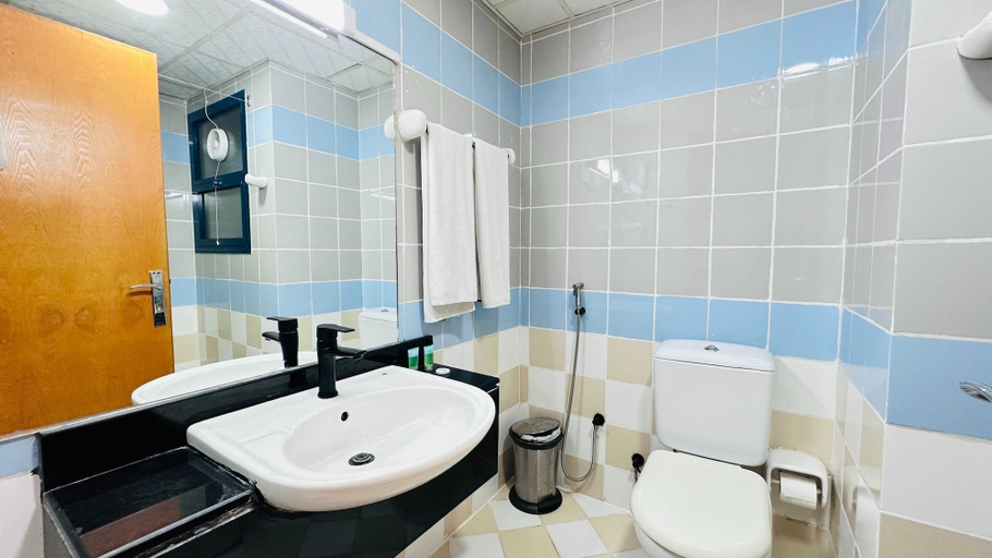 Bathroom 5, Luxurious San Marino Stay by Checkmyguest, Dubai