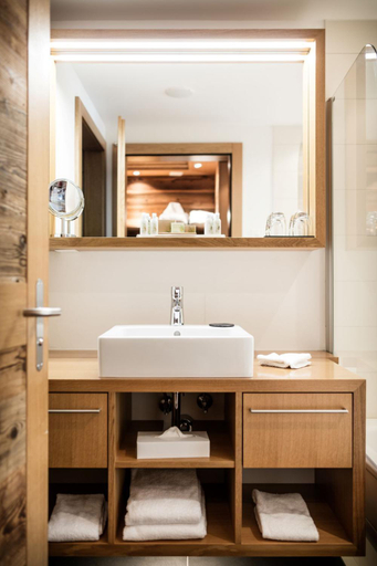 Bathroom 5, Relais & Chateaux Schonegg, Visp