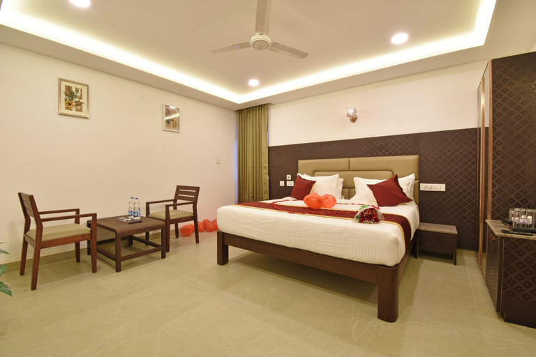 Room 5, A K G Hotel, Puducherry
