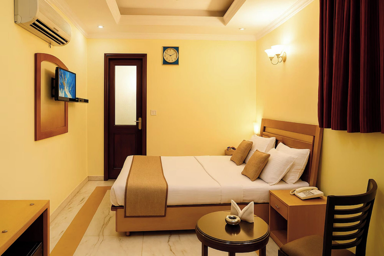 Bedroom 3, Hotel TJS Royale, Delhi