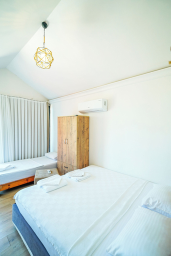 Bedroom 4, Marimare Beach & Bungalow Hotel, Marmaris