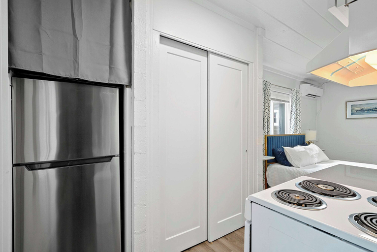 Others 4, Chic City Retreat 93G, Franklin
