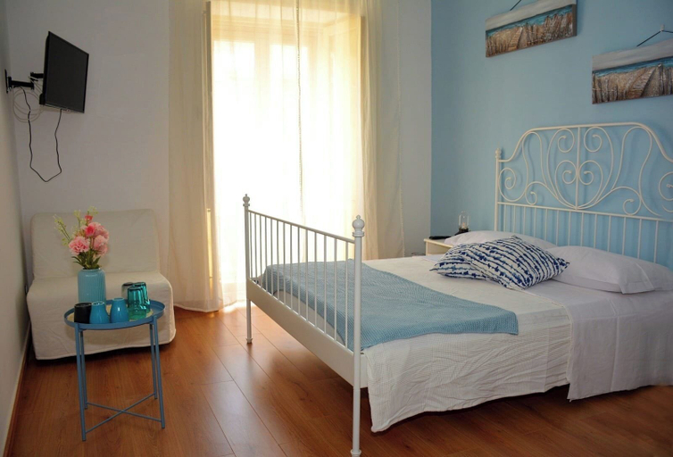 Bedroom 4, Lúrooms, Syracuse