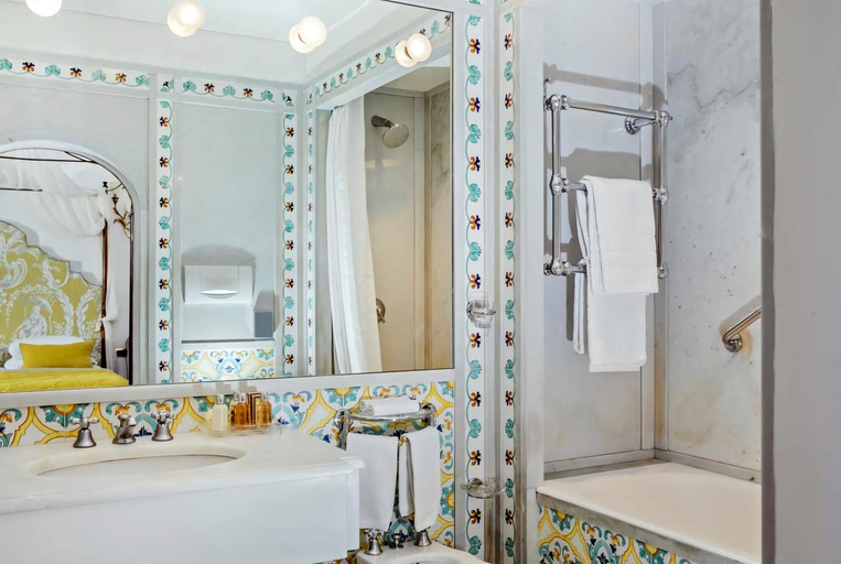 Bathroom 4, Hotel Palazzo Murat, Salerno
