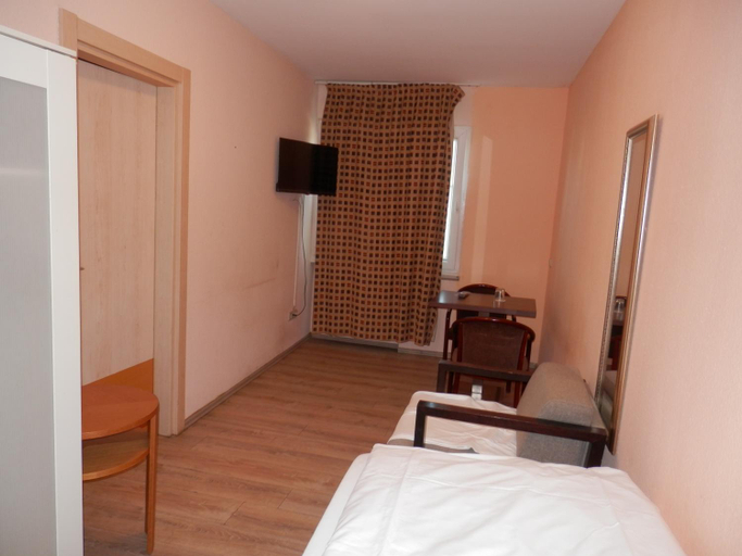 Bedroom 2, Relax Hotel-Ludwigshafen, Ludwigshafen am Rhein