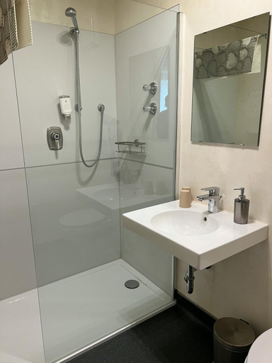 Bathroom 5, Hotel Garni Illertal, Neu-Ulm