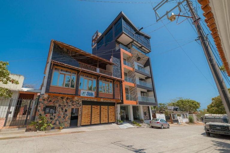 Exterior & Views