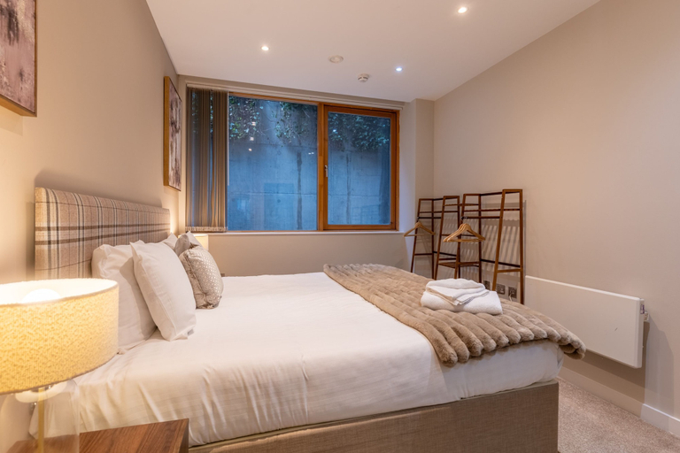 Room 4, The Close in Newcastle Upon Tyne, Newcastle upon Tyne