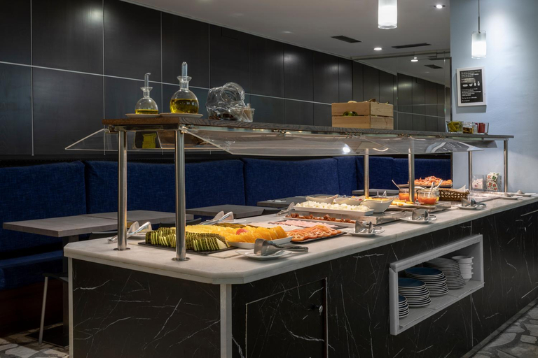 Food & Drinks 5, Petit Palace Cliper-Gran Via, Madrid