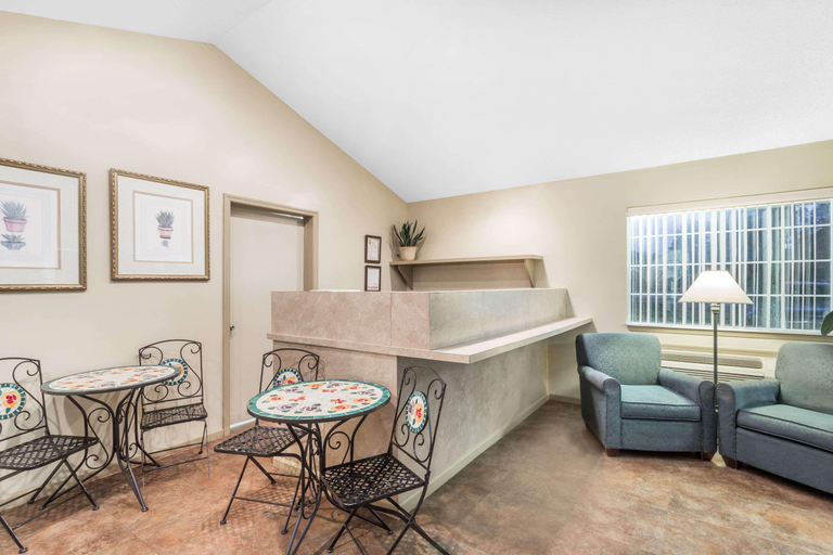 Public Area 2, Super 8 by Wyndham Madison, Madison