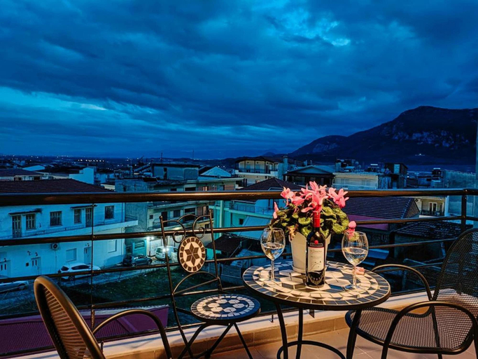 Food & Drinks 5, Centro Urban Suites, Thessaly