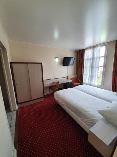 Bedroom 3, Grand Hotel de Valenciennes, Nord