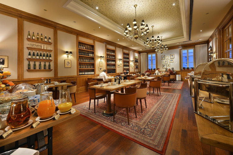 Food & Drinks 5, MARROL S HOTEL, Bratislava I