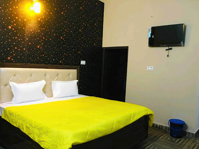 Bedroom 3, EZ Stayz By Vilaasitaa, Agra