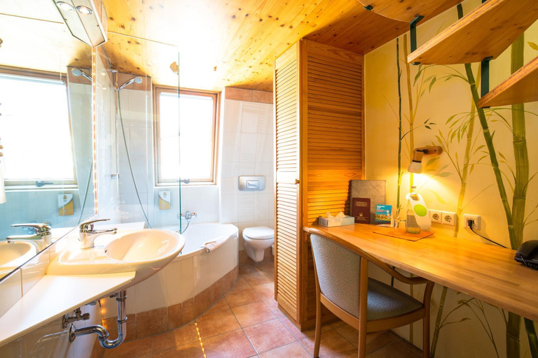 Bathroom 5, Kubler Stars, Karlsruhe