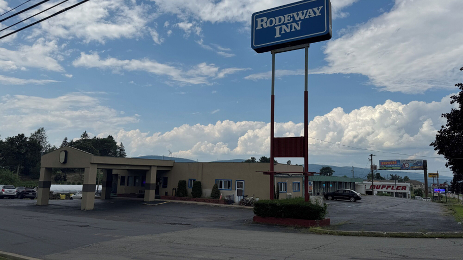Exterior & Views 1, Rodeway Inn Dunmore, Lackawanna