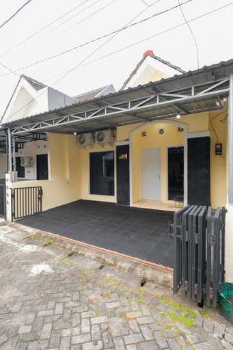 Exterior & Views 1, Kelapa Homestay, Sleman