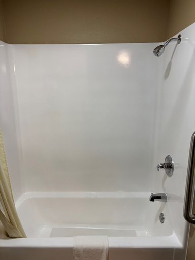 Bathroom 4, Quality Inn Fairfield, Jefferson