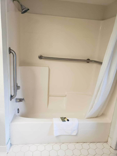 Bathroom, Relax Inn, Evans