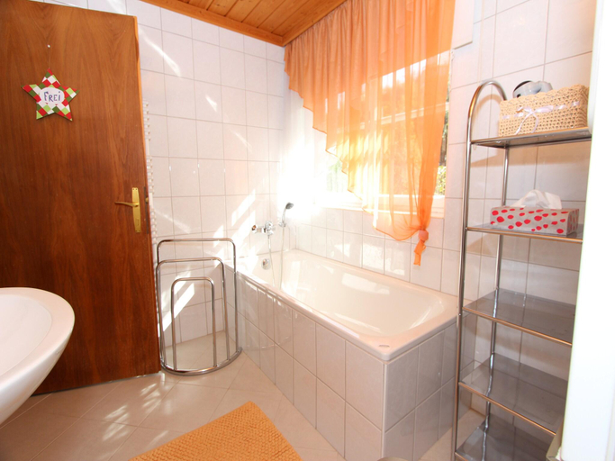 Bathroom 3, Chalet Bamberg near Ski Lift Slope, Zell am See