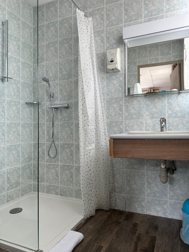 Bathroom 3, Hotel Edelweiss, Alpes-Maritimes