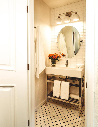 Bathroom, Stables Inn, San Luis Obispo