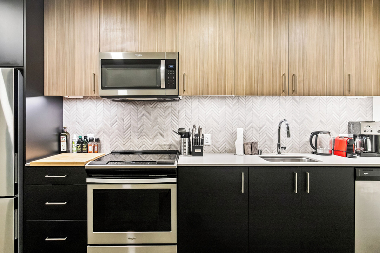 Others 5, Posh Lofty Pad in Central Redmond, King
