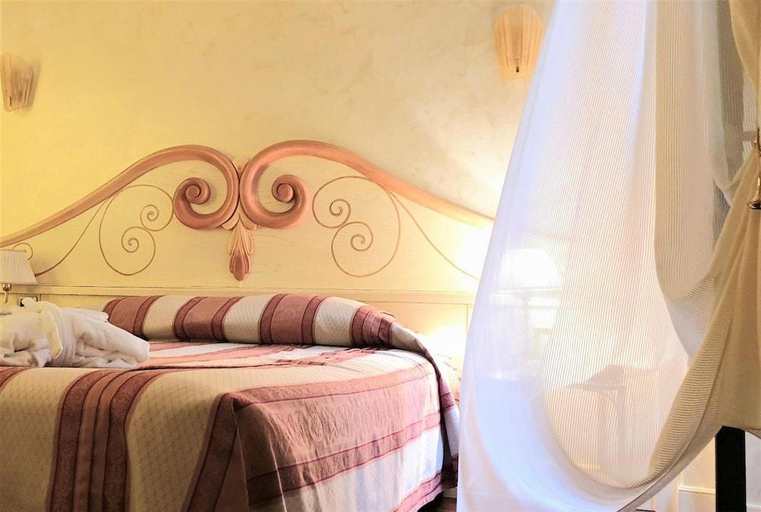 Bedroom 2, Hotel Colomba d'Oro, Verona