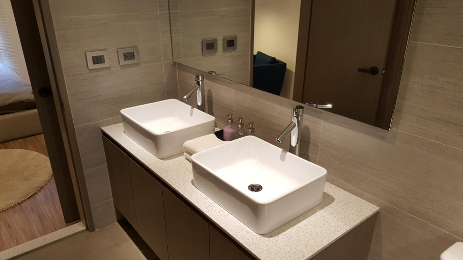 Bathroom 3, Three Bedrooms + 3 Bathrooms near Taipei 101 & MRT, Taipei City
