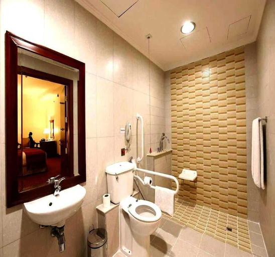 Bathroom 5, Holiday International Hotel Embassy District By Cmg, Dubai