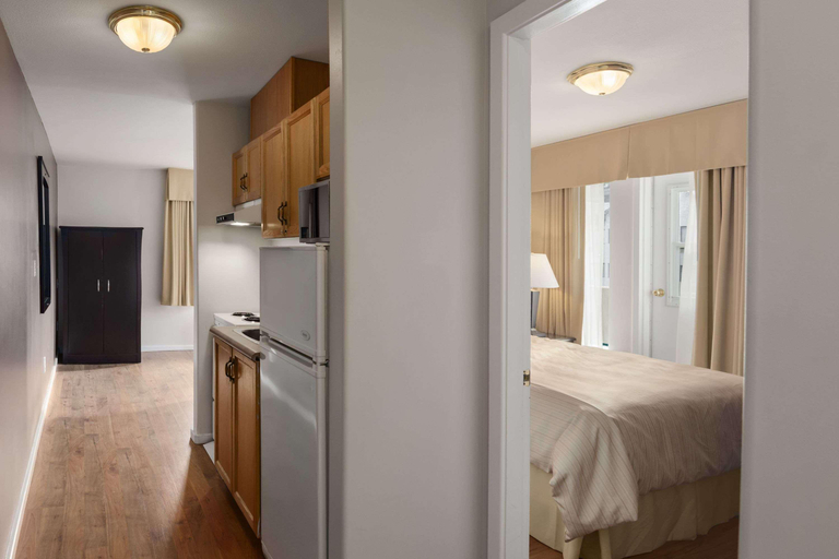 Bedroom 3, Days Inn By Wyndham Kamloops Bc, Thompson-Nicola