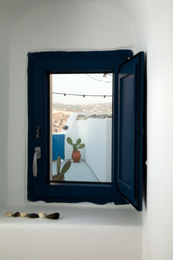 Room 2, Amphora Charm Suite - Akrotiri Escape, South Aegean