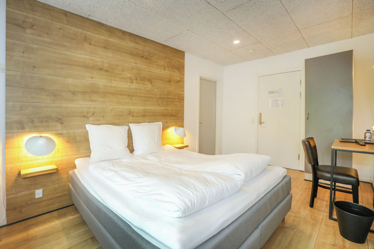 Bedroom 5, Hotel Lillevang, Slagelse