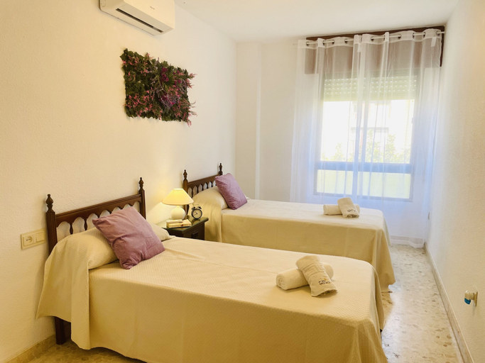 Room 5, Apartamento Sol y Mar la Herradura by At Home Cost, Granada