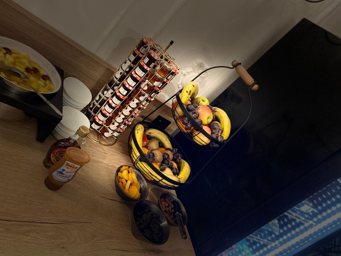 Food & Drinks 4, Hotel du Louvre, Manche