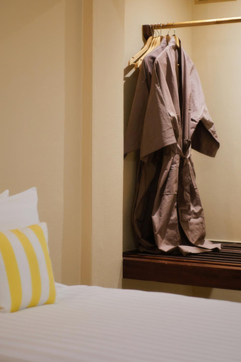 Bedroom 5, Sawasdee Lagoon Camping & Restaurant, Thai Mueang