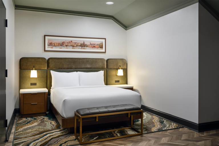 Bedroom 2, Tryon Riverfront Inn New Bern, Tapestry, Craven