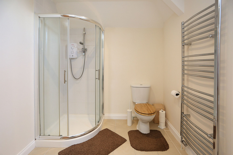Bathroom 4, 3Bed/2Bath Duplex Apartment - Pure Bliss Belfast, Belfast