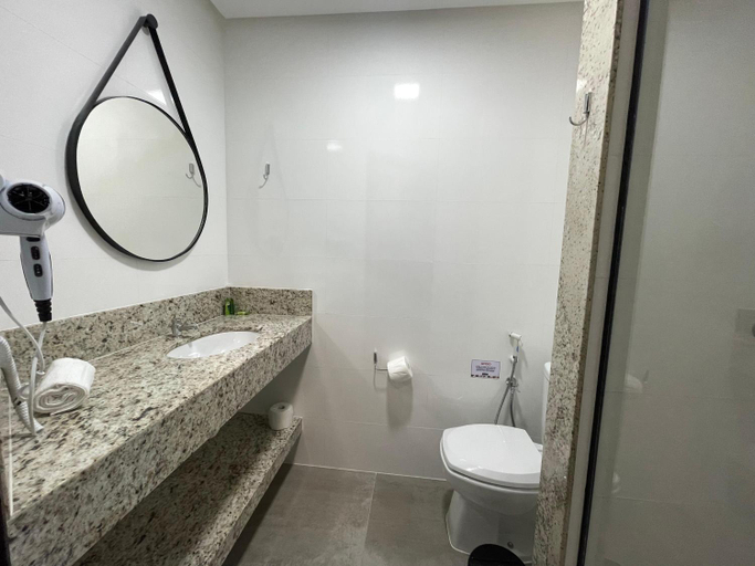 Bathroom 4, Escarpas Styles Hotel, Capitólio